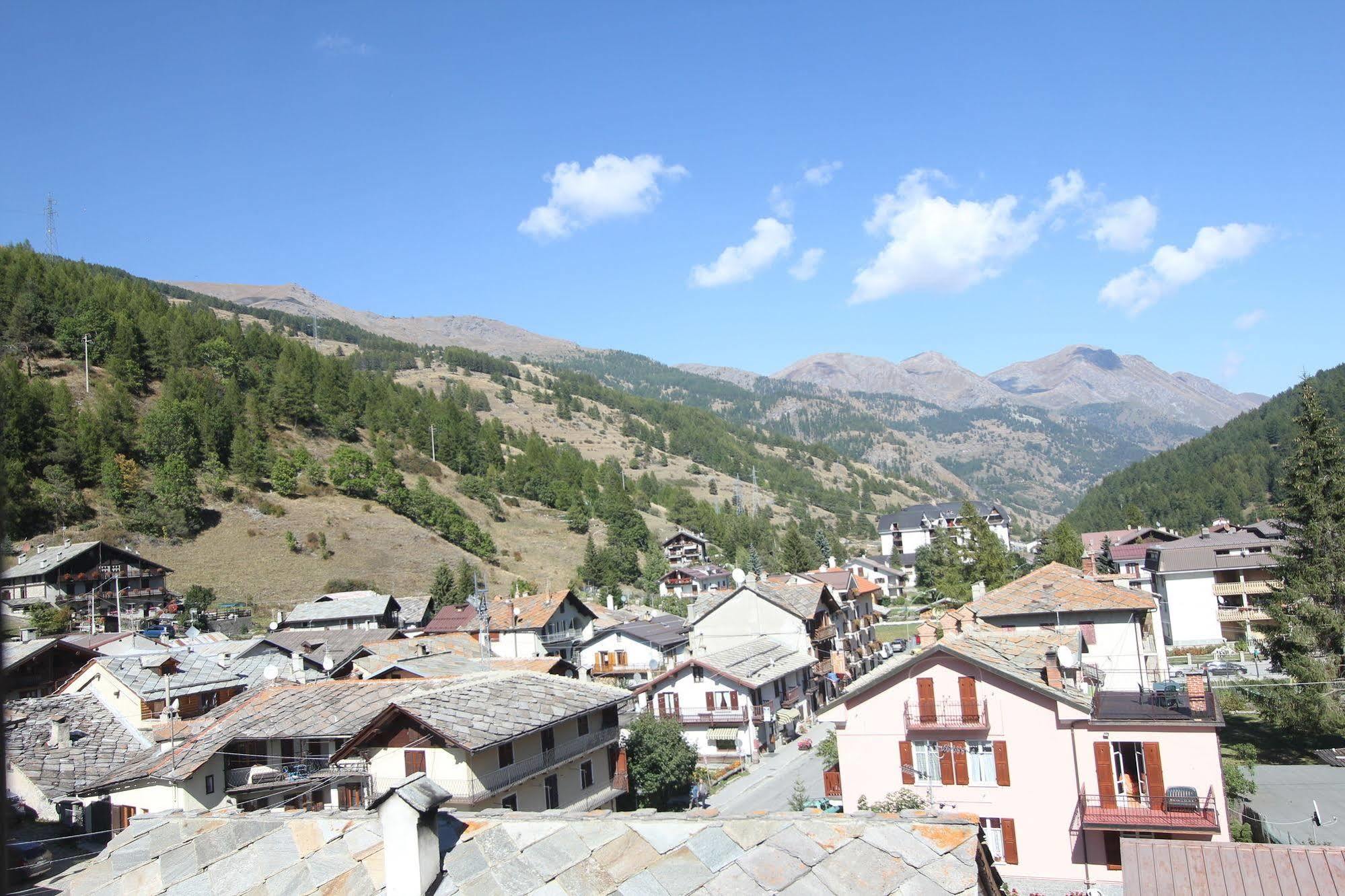 Residence Albergian Pragelato Exterior photo