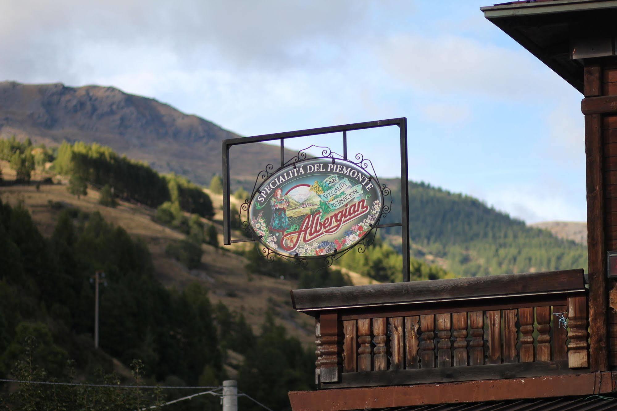 Residence Albergian Pragelato Exterior photo